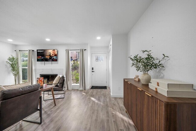 Foto del edificio - 6413 Chimney Creek Cir