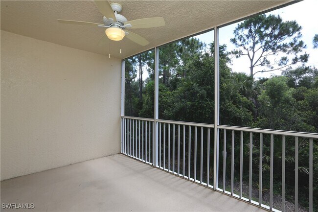 Foto del edificio - 7811 Regal Heron Cir