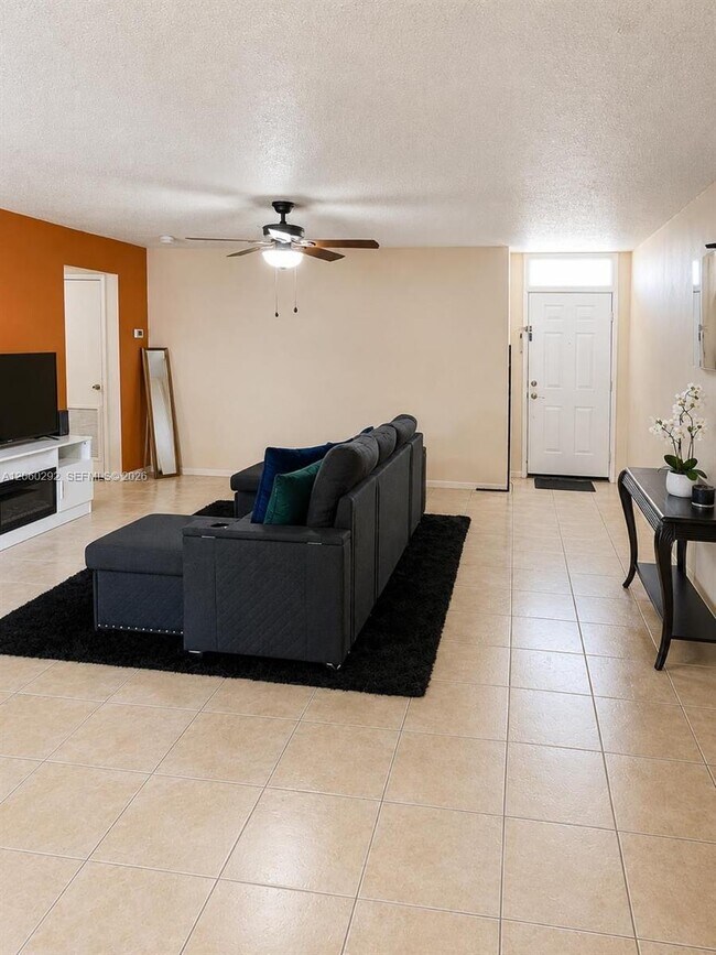 Foto del edificio - 9568 SW 1st Ct