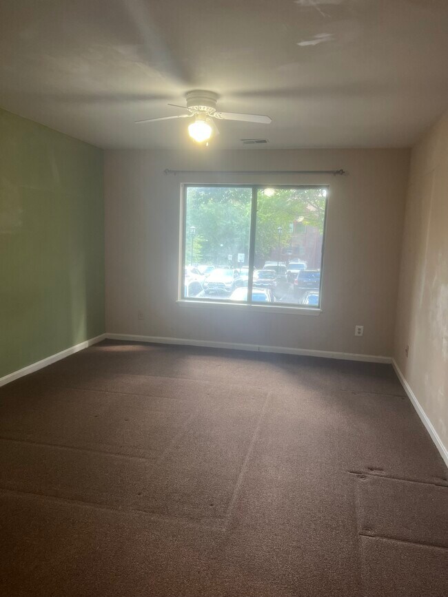 Foto del edificio - 2802 Lee Oaks Pl