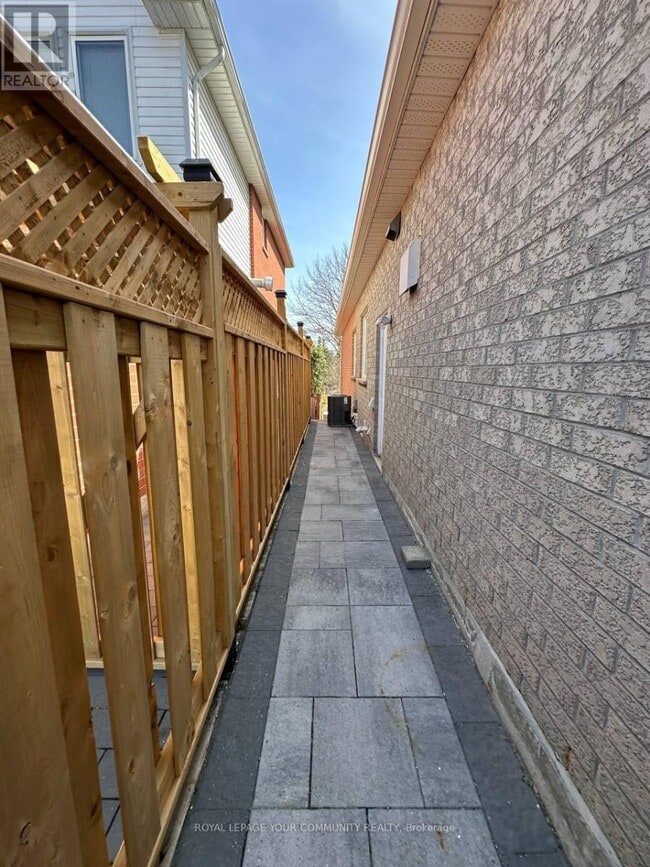 Building Photo - 518 Kinrara Ct