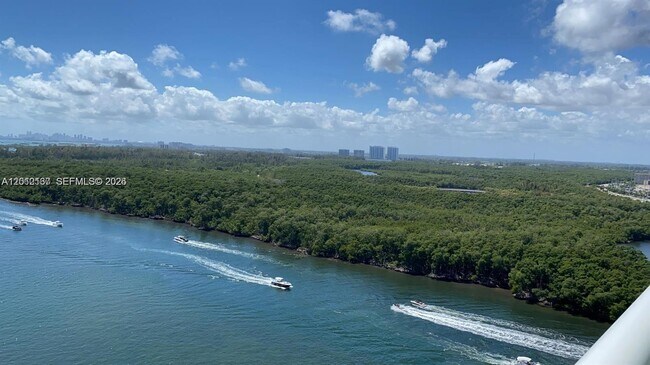 Foto del edificio - 400 Sunny Isles Blvd