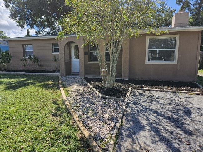 Foto del edificio - 6790 79th Ave N