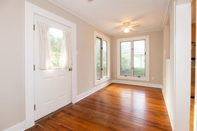 Foto del edificio - 1703 Maple Ave