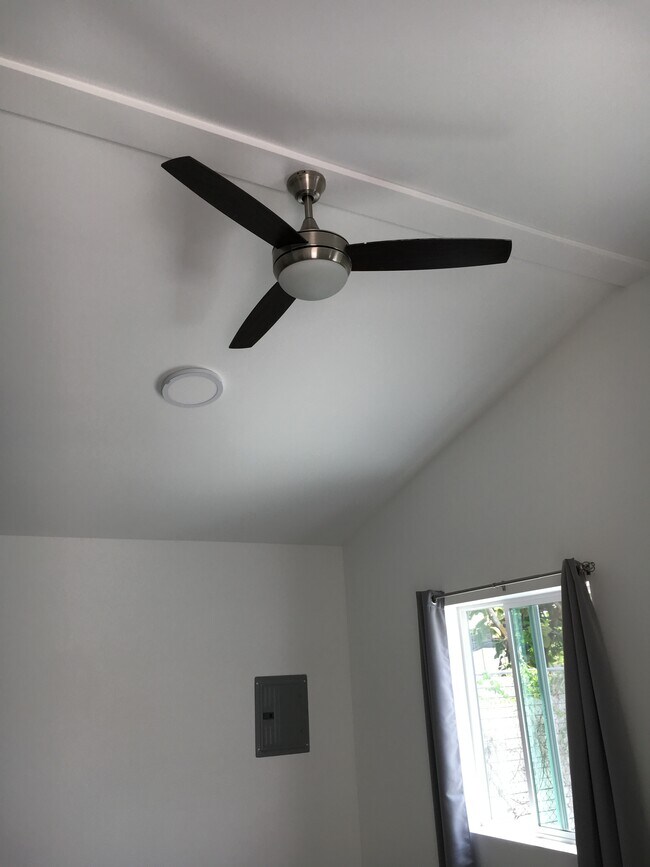 ceiling fan - 2728 S Orange Dr