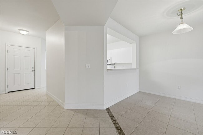 Building Photo - 7823 Regal Heron Cir