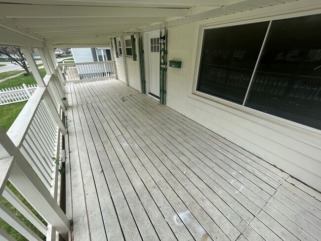 Building Photo - New 4 bedroom, 2 bathroom home for rent in...