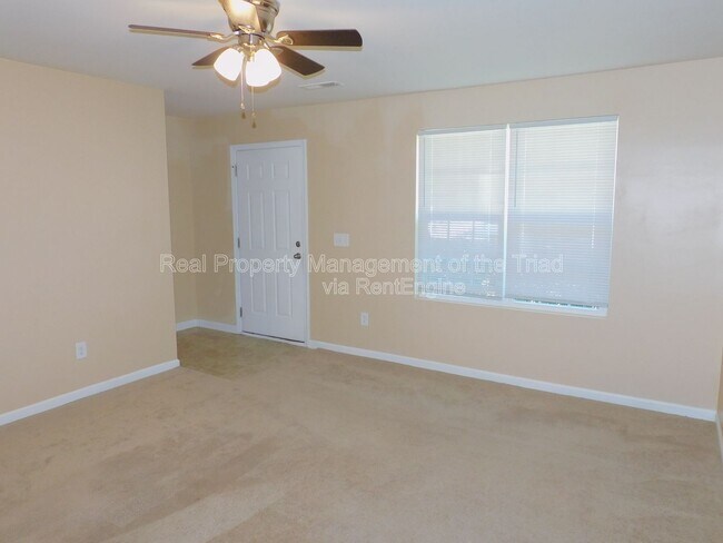 Building Photo - 3918 Mountainridge Dr