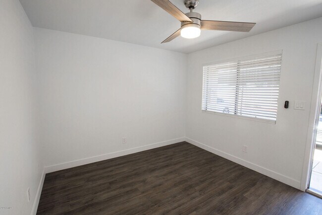 Foto del edificio - 524 S Stapley Dr