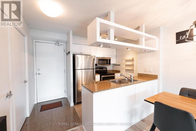 Building Photo - 81 Navy Wharf Ct