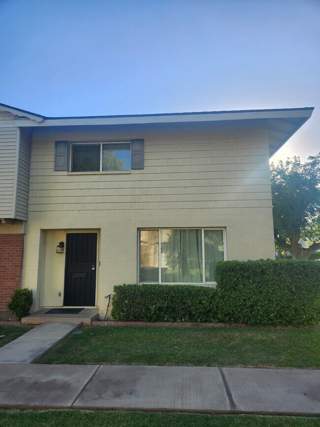 Foto del edificio - 1379 N 44th St