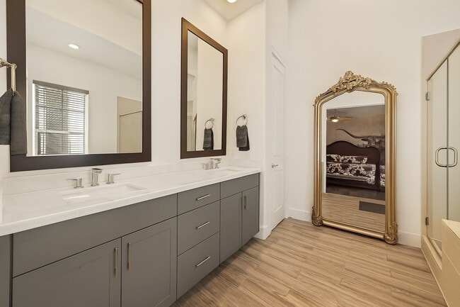 Foto del edificio - 2506 McKinney St