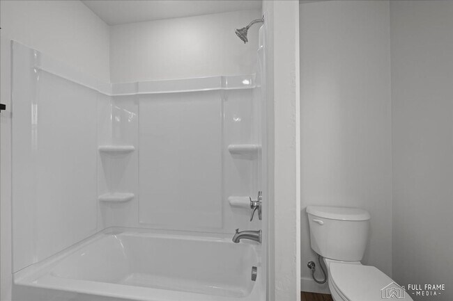 Foto del edificio - 7442 N Paw St