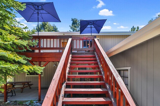 Foto del edificio - 2216 Maplewood Way
