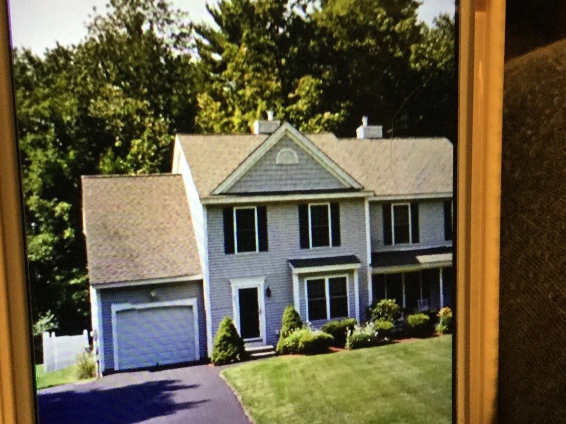 2 Belleview Dr, Amherst, NH 03031 Townhome Rentals in Amherst NH