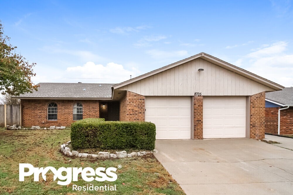 8705 Dena Ln, Oklahoma City, OK 73132 House Rental in Oklahoma City