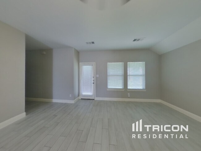 Building Photo - 4240 Calla Dr