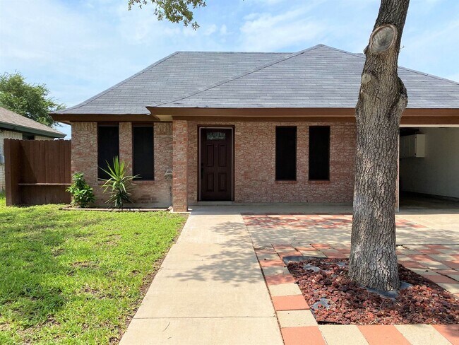 Foto del edificio - 3Bed/2 Bath Well kept and Upgraded! ( Mcallen TX )