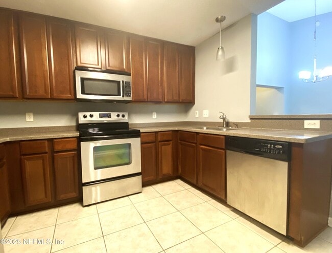 Building Photo - 13827 Herons Landing Way