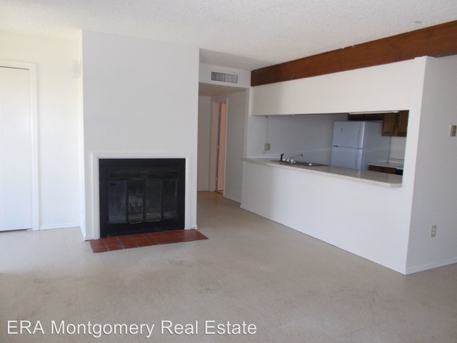 Building Photo - 710 Tierra del Sol