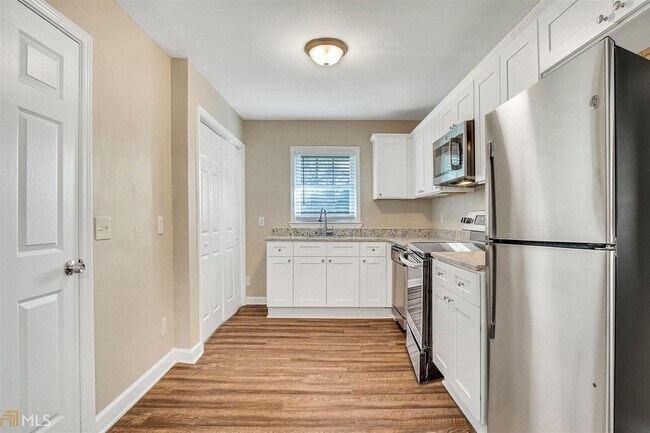 Foto del edificio - 4881 Glenwood Rd
