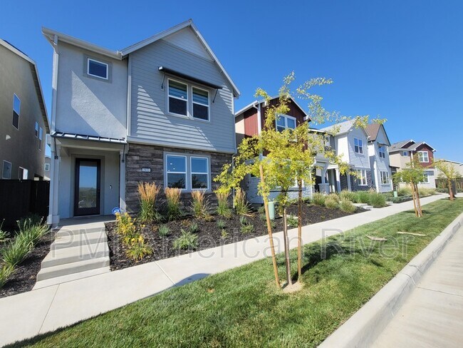 Building Photo - 2933 Grassy Bank Ave