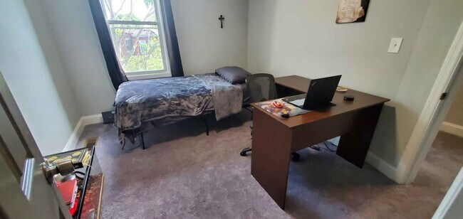 Foto del edificio - 735 E 36th St