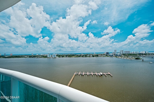Building Photo - 241 Riverside Dr