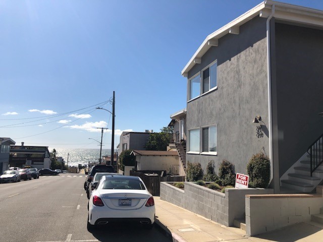 Front of Apartment - 231 Longfellow Ave