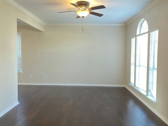 Foto del edificio - House For Lease in Allen