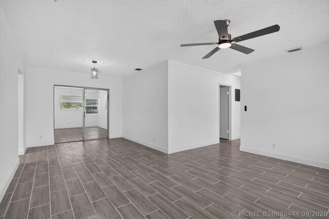 Foto del edificio - 631 SW 10th Ct