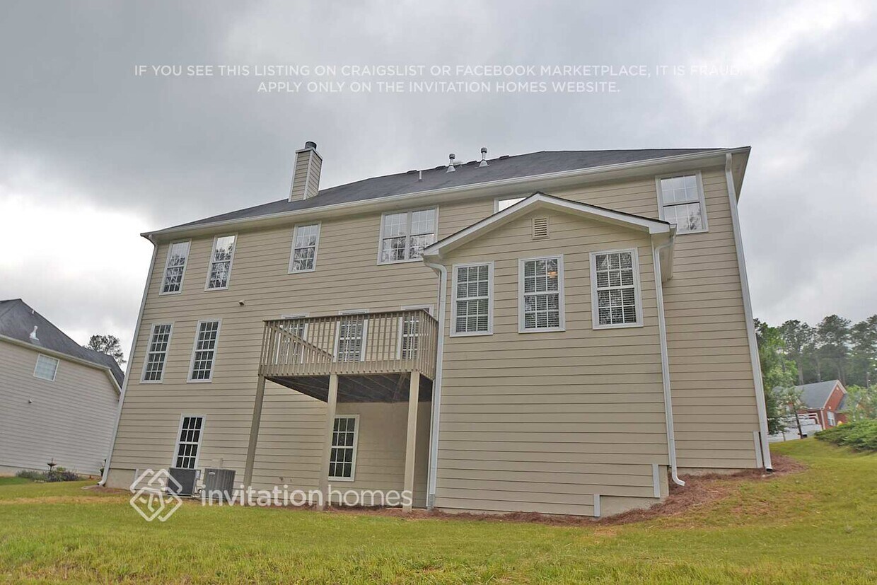 Foto del edificio - 6658 Point of Woods Dr