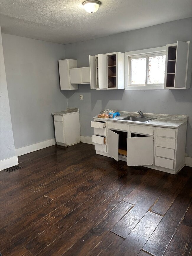 Building Photo - Canton 3 Bedroom Single