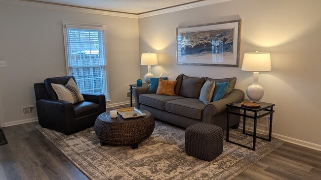 Building Photo - 10615 Sycamore Trail