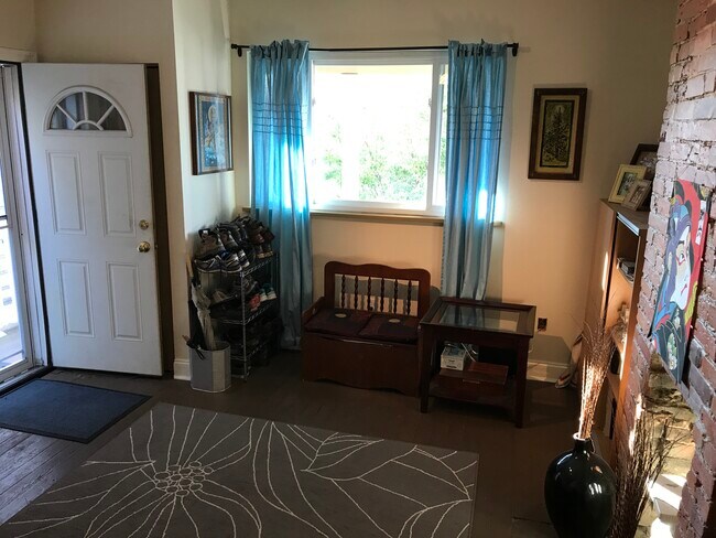 Photo - 3234 Dobson St House