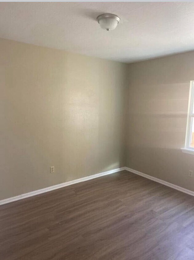 Foto del edificio - 3 Bed 1 Bath House for Rent