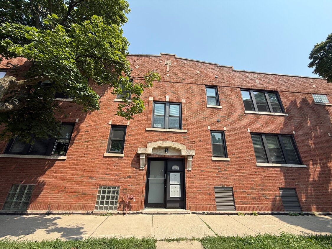 Photo - 2105-07 N Lawndale Ave (Chicago, IL)