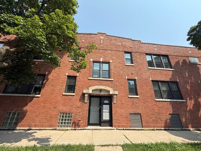 Photo - 2105-07 N Lawndale Ave Townhome
