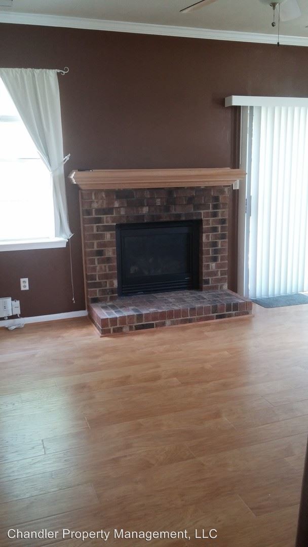 Building Photo - 2 br, 2.5 bath House - 401 Greenview Drive