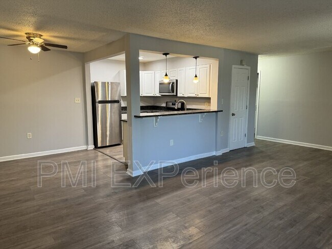 Foto del edificio - 3815 Swann Rd