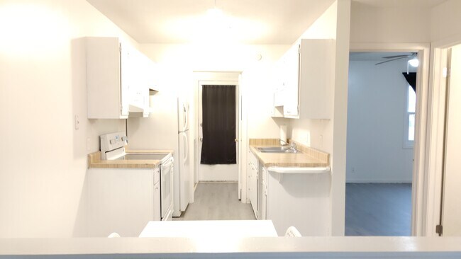 Foto del edificio - 755 Burcale Rd