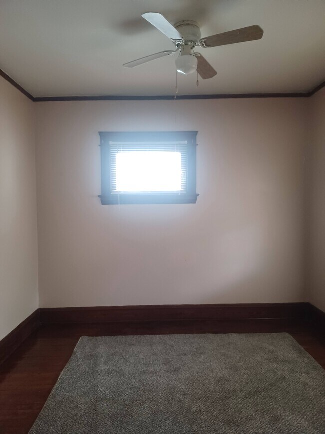 Foto del edificio - 2782 E 126th St