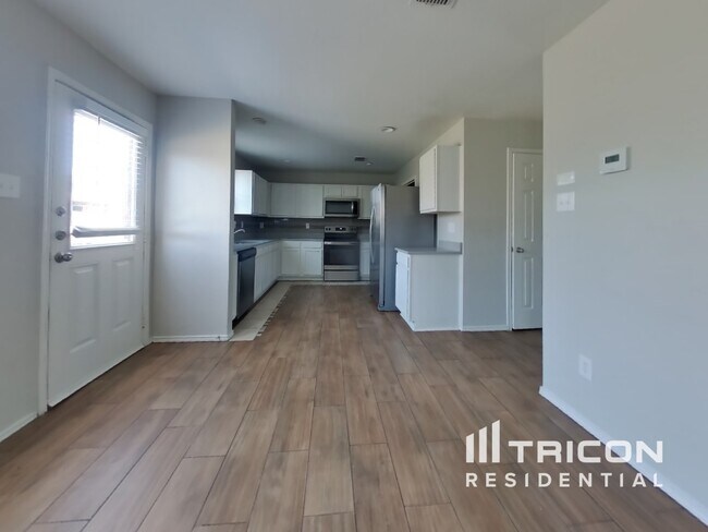 Foto del edificio - 4024 Thoroughbred Trail