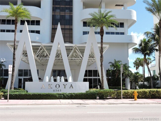 Foto del edificio - 6365 Collins Ave