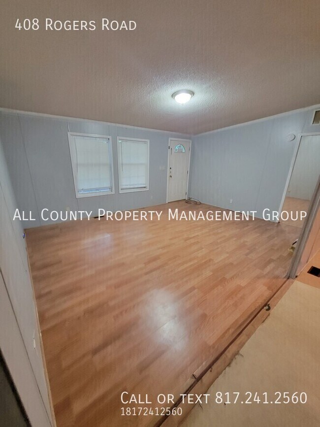 Foto del edificio - 408 Rogers Rd