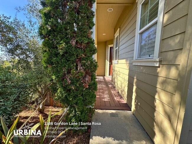Foto del edificio - 1386 Gordon Ln
