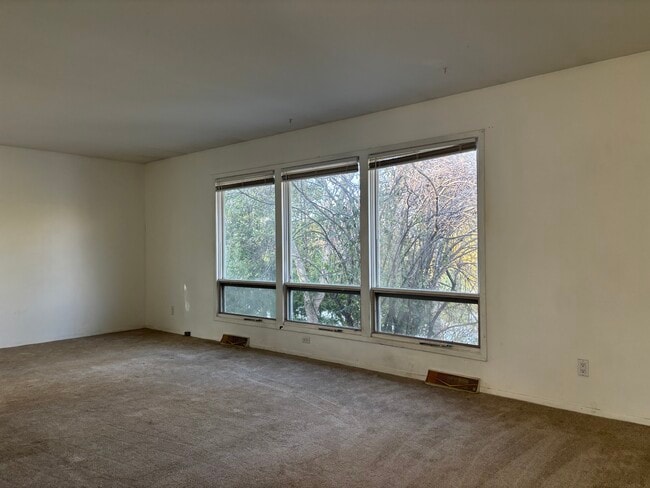 Building Photo - 6506 Putnam Rd