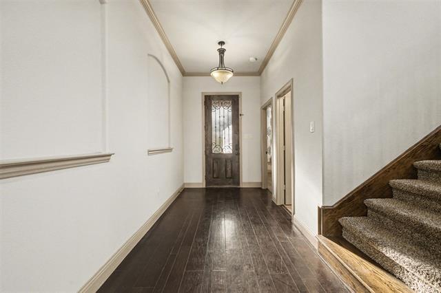 Building Photo - 588 Deverson Dr