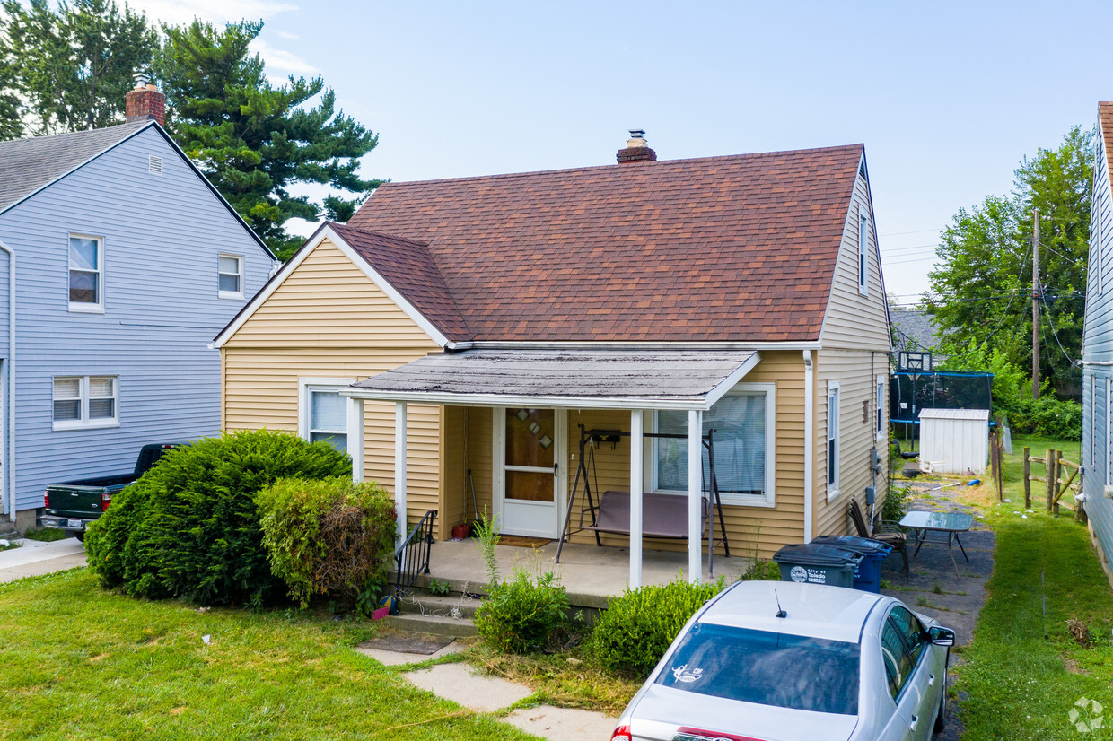 Primary Photo - 817 Alvison Rd