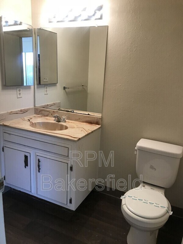 Building Photo - 4301 Tierra Verde St